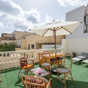  Séjour chez l'habitant Close To Airport, Double Bedroom, Sofa-bed, Private Bathroom For Adults And Children Aged 10 And Over Only Malte